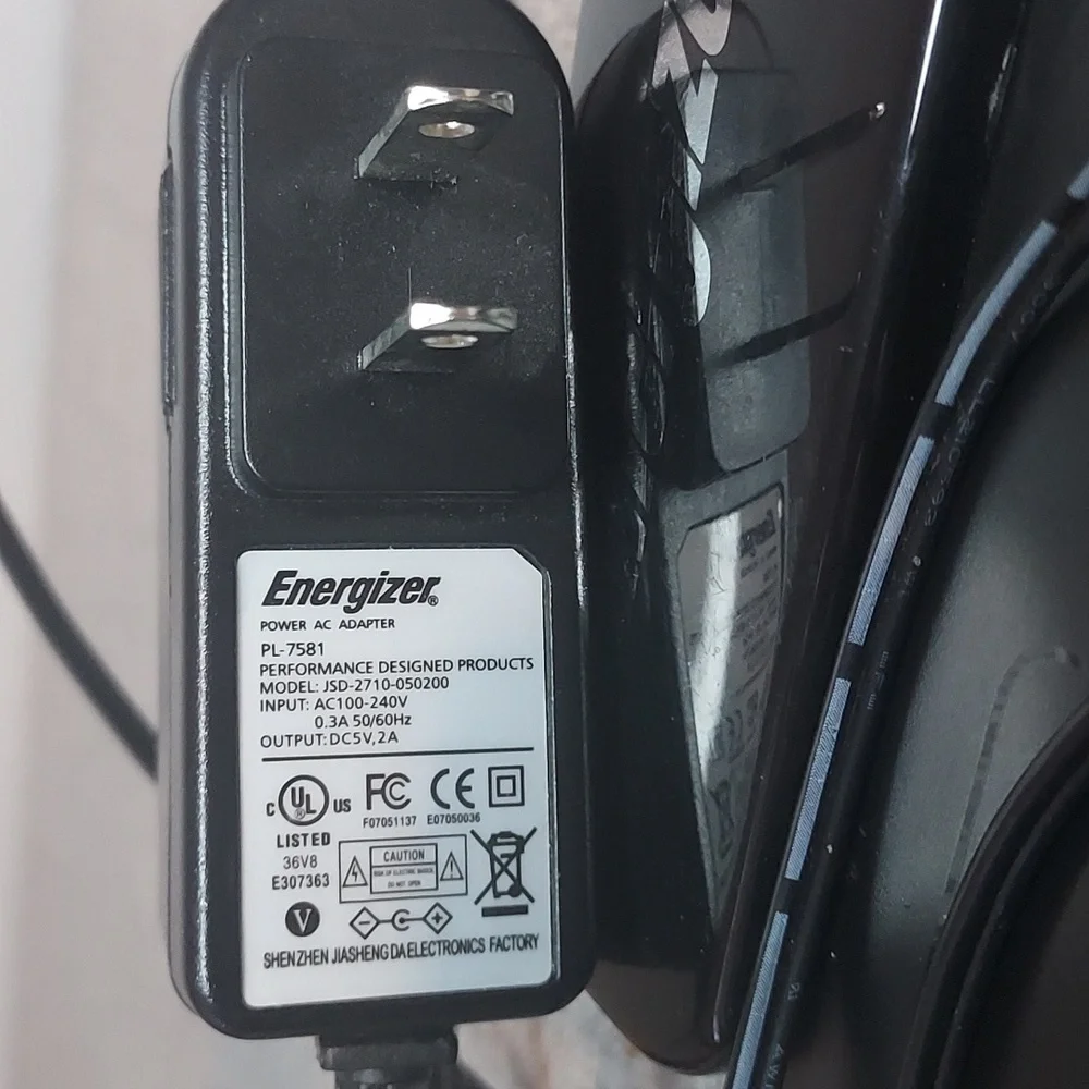 Energizer 2x Induction Charging System For Wii Remotes PL-7581 w/ Power Adapter